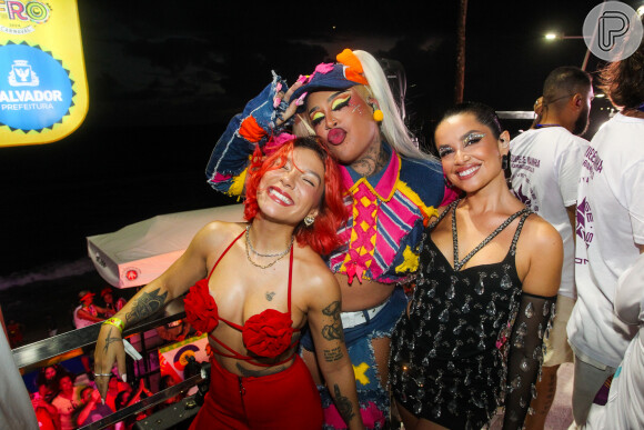 Ivete Sangalo arrastou famosos como Priscilla, Juliette e Gloria Groover em seu trio elétrico no carnaval 2024 de Salvador em 12 de fevereiro de 2024