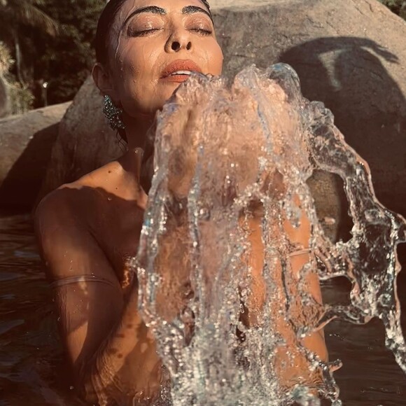 Juliana Paes aproveitou os dias de Carnaval longe da agitação e escolheu um destino paradisíaco para curtir com amigos e familiares