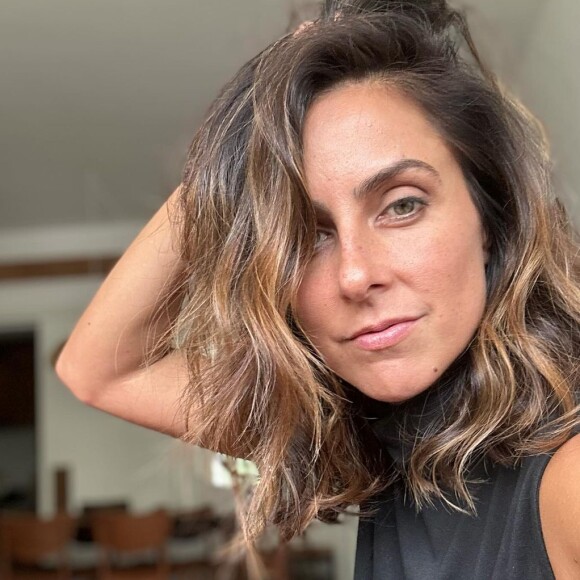 'Senti aqui a indireta de Carol Barcellos', escreveu um perfil. 'Sejam felizes com os maridos das suas amigas', debochou uma internauta