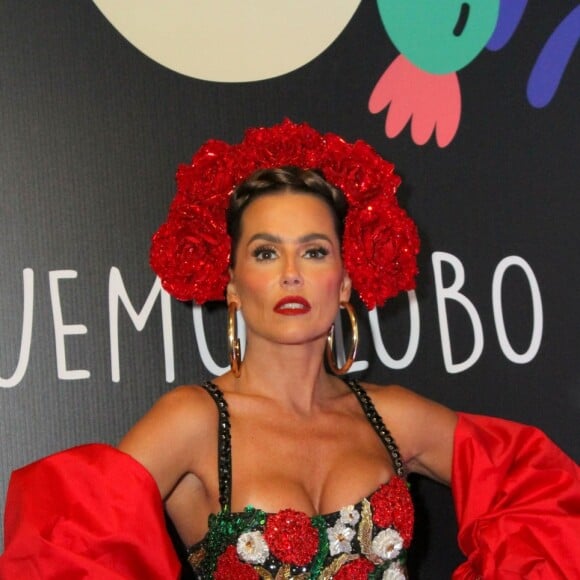 Deborah Secco também se vestiu de Frida Kahlo