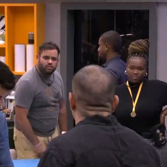 'BBB 24': Brothers ouviram a briga na cozinha entre Bin e Michel