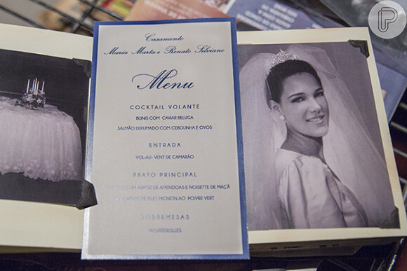 Álbum ainda traz menu do casamento de Maria Marta (Adriana Birolli/Lilia Cabral) e Silviano (Othon Bastos)