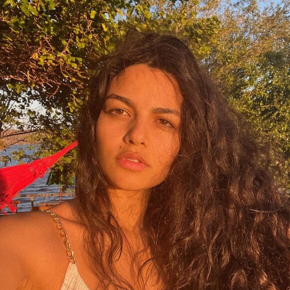 José Loreto deu colo para atriz e seu par na nova novela das seis, 'No Rancho Fundo', Larissa Bocchino