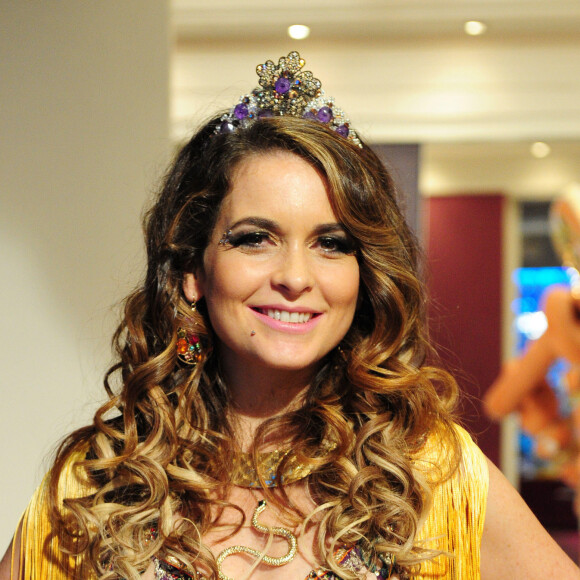 Chayene (Cláudia Abreu) é a Rainha do Eletroforró, mas vê sua fama ser ofuscada com o surgimento do grupo musical das empregadas domésticas.
 