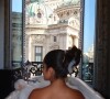 Nua, Maisa postou fotos em que curte uma banheira e aparece com o corpo envolto em espuma