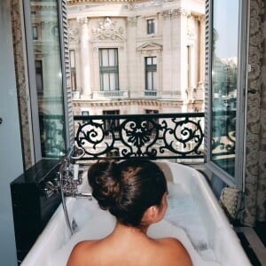 Maisa: fotos nua na banheira foram tiradas em um hotel luxuoso de Paris
