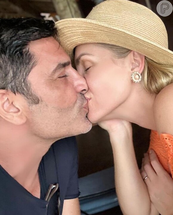 Com foto de beijo na boca, Ana Hickmann assumiu nammoro com Edu Guedes e apontou 'nova chance de viver'