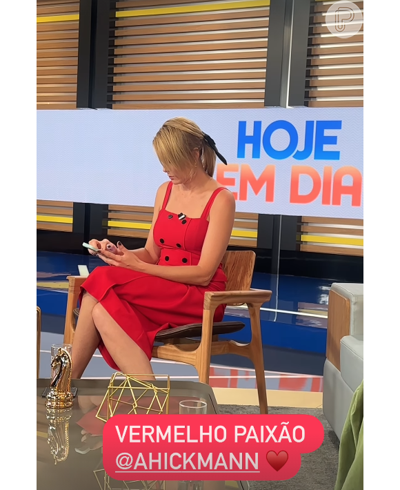 Ticiane Pinheiro postou um vídeo de Ana Hickmann nos bastidores do 'Hoje em Dia' usando um vestido vermelho