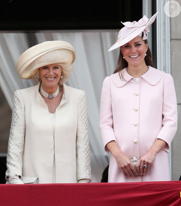 Kate Middleton teria sido visitada pela Rainha Camilla em hospital