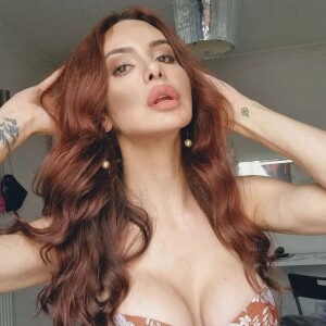 Na foto, a modelo aparecia representando a crucificação de Jesus como simbologia à violência contra os LGBT's