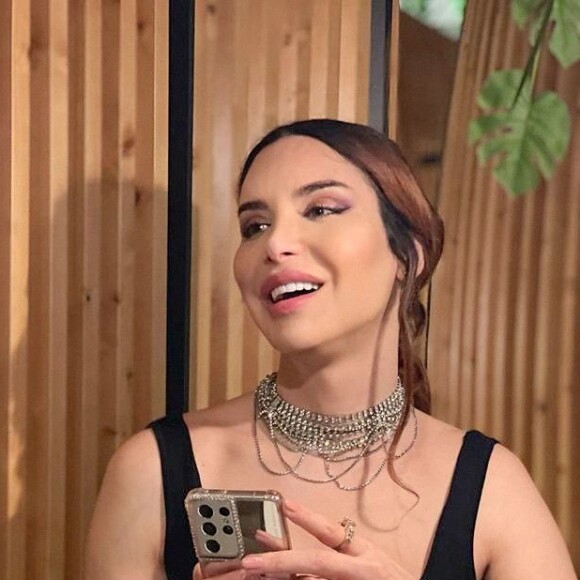 Em 2020, Andressa Urach publicou uma foto da modelo trans Viviany Beleboni durante uma encenação na Parada do Orgulho LGBTQIAPN+ de São Paulo