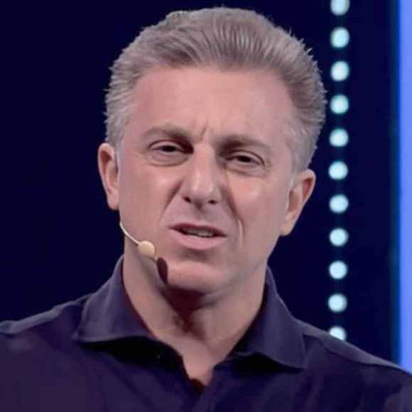 Luciano Huck toma atitude para acabar com ataques contra Dona Déa