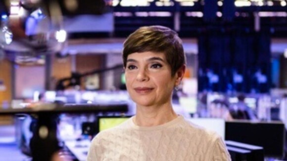 Renata Lo Prete, prestes a completar 60 anos, exibe beleza natural nos bastidores da Globo: 'Não ligo para minha aparência'