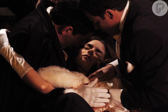 Mulher de Rafael (Eduardo Moscovis), Luna é assassinada na novela 'Alma Gêmea'. As cenas da personagem de Liliana Castro será em flashback.