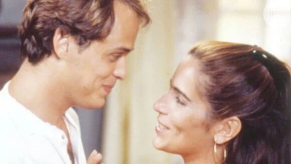 Último capítulo de 'Mulheres de Areia' tem final emocionante de Ruth (Gloria Pires) com Marcos (Guilherme Fontes). Em 1993, ela sucedeu Despedida de Solteiro