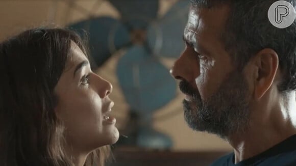 Em 'Renascer', José Inocêncio (Marcos Palmeira) ofende Mariana (Theresa Fonseca) após a moça defender João Pedro (Juan Paiva) de injustiça.