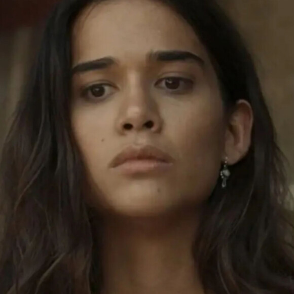 Em 'Renascer', Mariana (Theresa Fonseca) não gosta de saber que está sendo traída por conta da alma de Maria Santa (Duda Santos)
