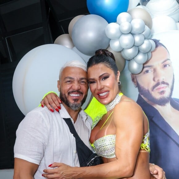 Gracyanne Barbosa lamentou choro de Belo em show: 'Também (fiquei com dó)'