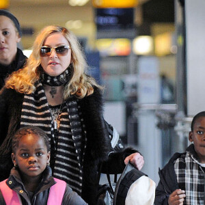 Madonna precisou lutar na Justiça do Malauí para adotar filha
