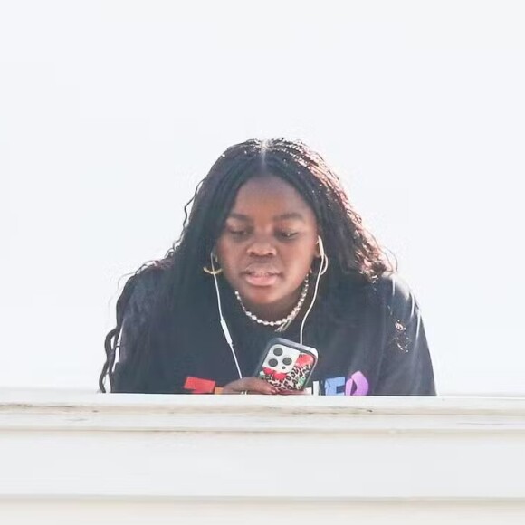 Mercy, filha de Madonna, também está no Brasil para show em Copacabana