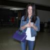 Ashley Greene é fotografada no aeroporto internacional de Los Angeles, em 3 de abril 2013