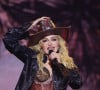 Madonna passa 5 produtos diferentes diariamente para manter a pele hidratada e jovem