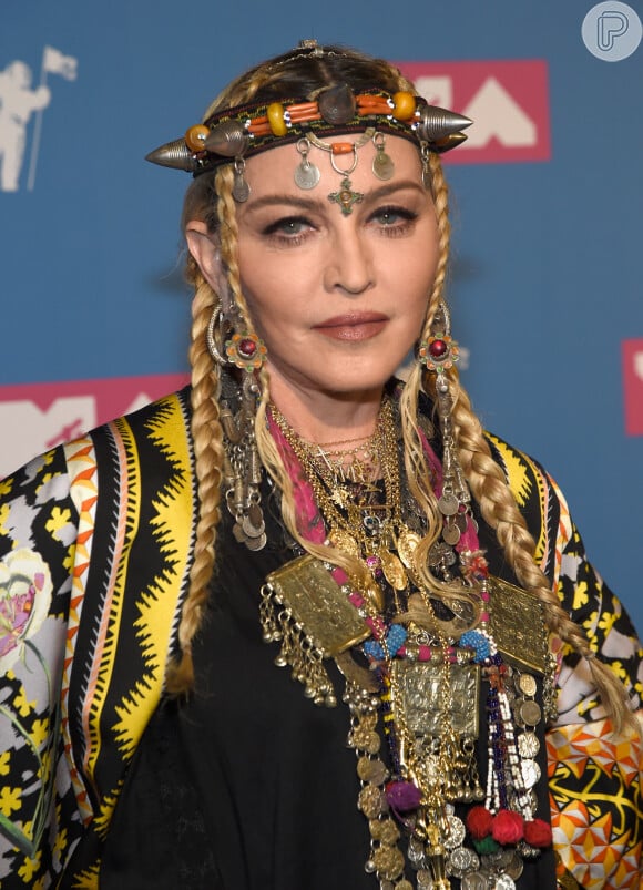 Todos os produtos usados por Madonna são de sua própria marca, a MDNA Skin