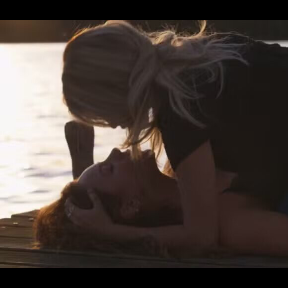 Beijo de Paolla Oliveira e Nanda Costa em 'Justiça 2' é elogiado na web