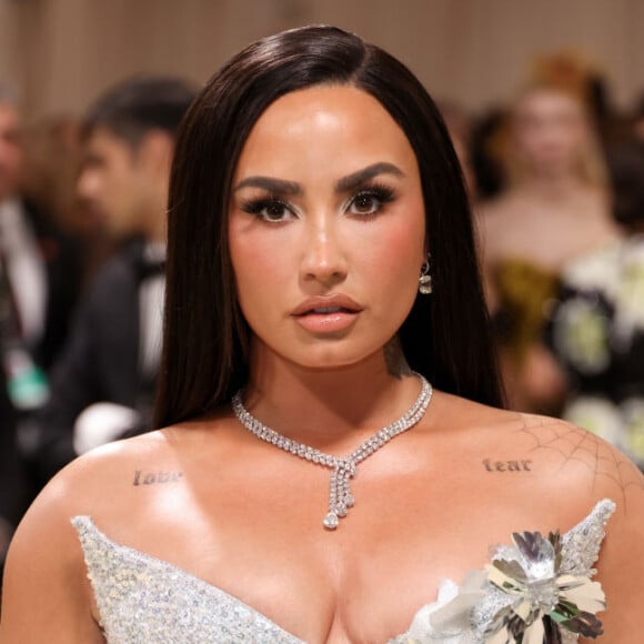 Demi Lovato apostou em joias De Beers no Met Gala 2024