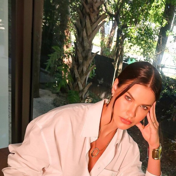 Andressa Suita foi envolvida em questionamentos e até piadas se teria uma irmã gêmea