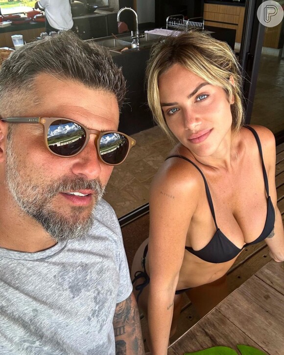 Giovanna Ewbank e Bruno Gagliasso têm interesse em adotar Caramelo, égua que estava ilhada em telhado do Rio Grande do Sul