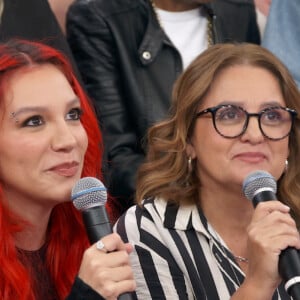 No 'Altas Horas', mãe de Priscilla demonstrou apoio à decisão da filha de cantar música pop