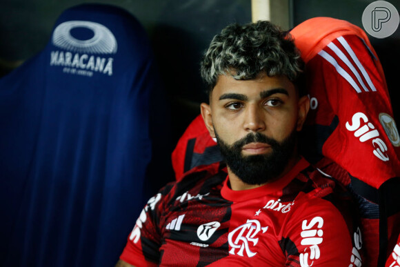 Após duas vitórias importantes e que aliviaram a pressão do time, o atacante Gabigol foi multado e perdeu a camisa 10 do Flamengo.