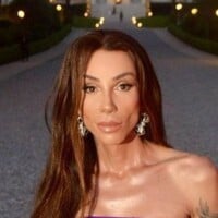 Maya Massafera em Cannes: influenciadora elege vestido de grife para primeira aparição pública após transição e web reage: 'Cadê sua voz?'