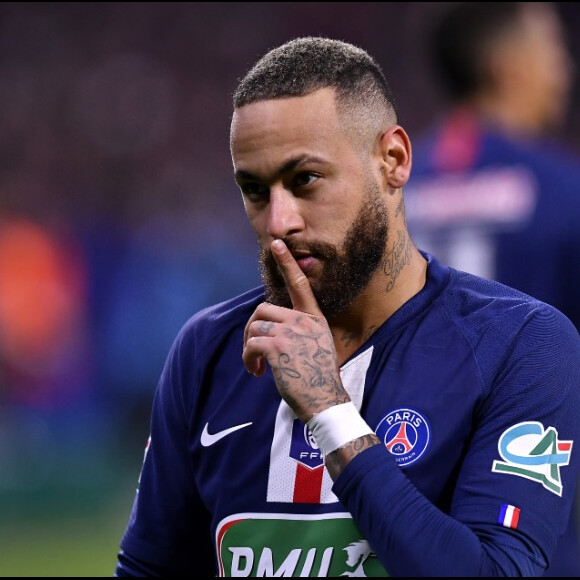 Luana Piovani vem alfinentando Neymar com frequência