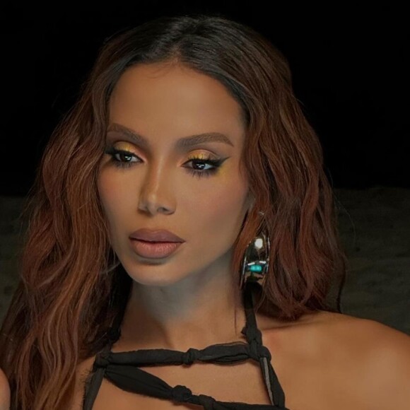 Anitta afirmou que os seguidores perdidos por causa de religião não servem para ela