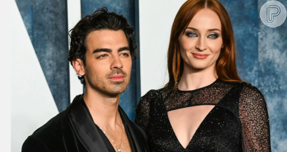 Joe foi casado durante 4 anos com a atriz britânica Sophie Turner, que estrelou em produções como "X-Men" e "Game of Thrones". 
