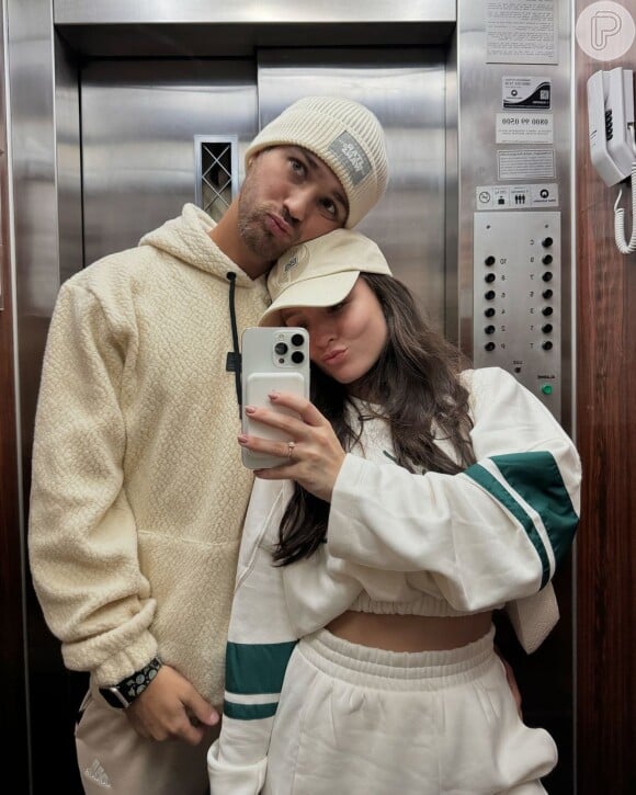 Larissa Manoela e André Luiz Frambach constantemente publicam fotos juntos no Instagram mostrando o romance