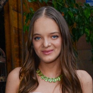 Rafa Justus elege vestido branco floral para festa de aniversário da irmã Manuella em SP