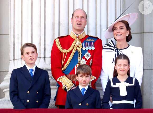 Kate Middleton encantou o mundo com sua aparência impecável no Trooping The Colour, derrubando rumores sobre seu estado de saúde