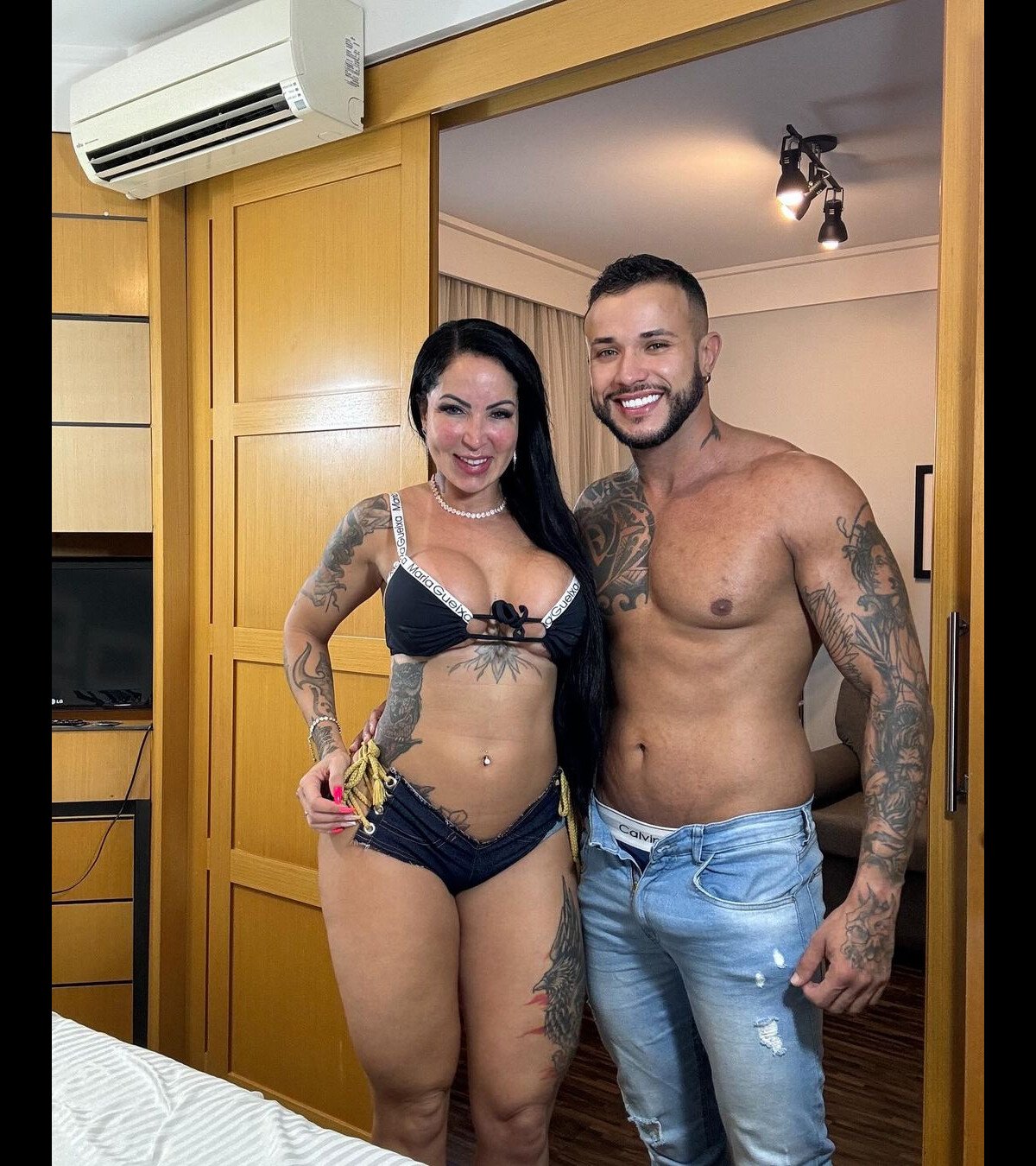 Foto: Ton Fernandes também já gravou pornô com Elisa Sanches - Purepeople