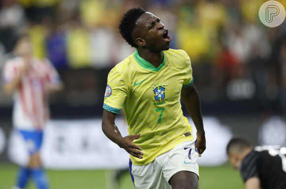 Tiago Leifert foi rebatido por Vini Jr. após crítica por comportamento em jogo da Copa América: 'Ele apenas quer colocar o Brasil contra mim e nossa Seleção. Menos mal que poucas pessoas assistem a ele'