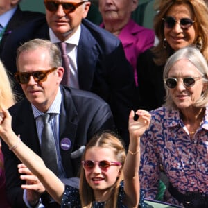 Kate Middleton levou a filha à final do torneio de tênis de Wimbledon e Charlotte mostrou entusiasmo