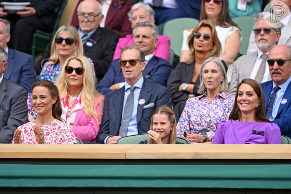 Kate Middleton e a filha, Charlotte, foram à final do torneio de tênis de Wimbledon em 14 de julho de 2024