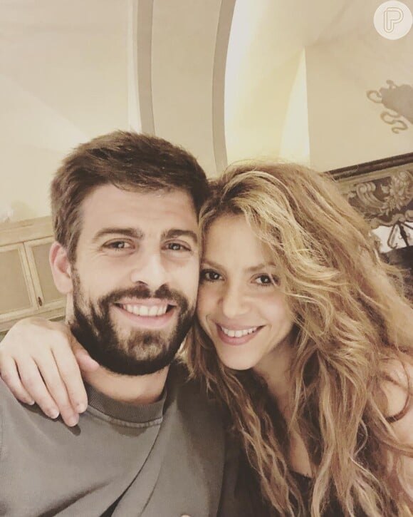 Internautas alfinetam Gerard Piqué por ter traído Shakira