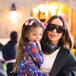 Sabrina Sato e a filha, Zoe, foram vistas em um aeroporto de São Paulo nesta segunda-feira (15)