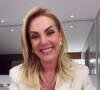 Ana Hickmann compareceu a um evento oferecido pelo Instituto Ressoar, com a presença de 300 mulheres vítimas de violência doméstica