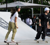 Rayssa Leal e sua equipe voltaram de skate para a Vila Olímpica