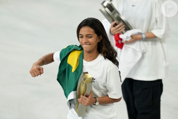 Após muita espera, Rayssa Leal mostrou em seu Instagram que a melhor solução seria voltar com seus amigos de skate para o alojamento