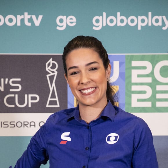 Renata Silveira estava ao vivo no sportv e precisou seguir firme com a transmissão